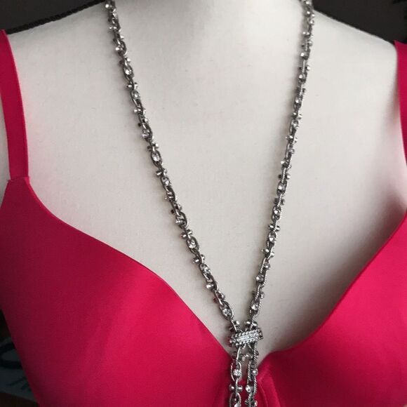 Chico’s Vovel Tessel Silvertone Necklace. - Picture 4 of 11